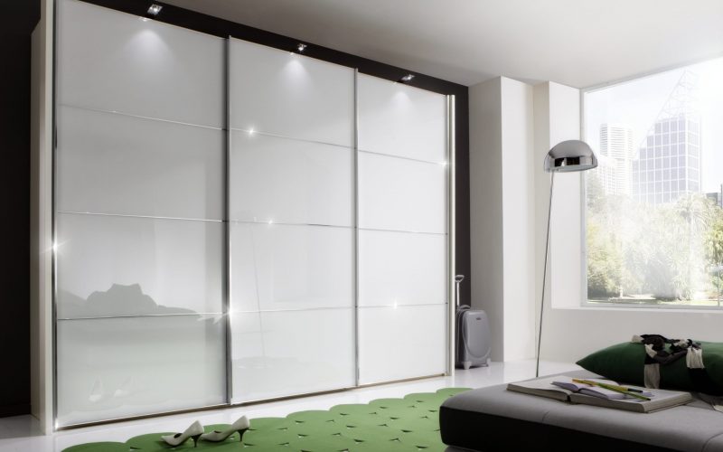 Miami-2-by-Wiemann-sliding-robe-with-glass-doors-in-white-scaled